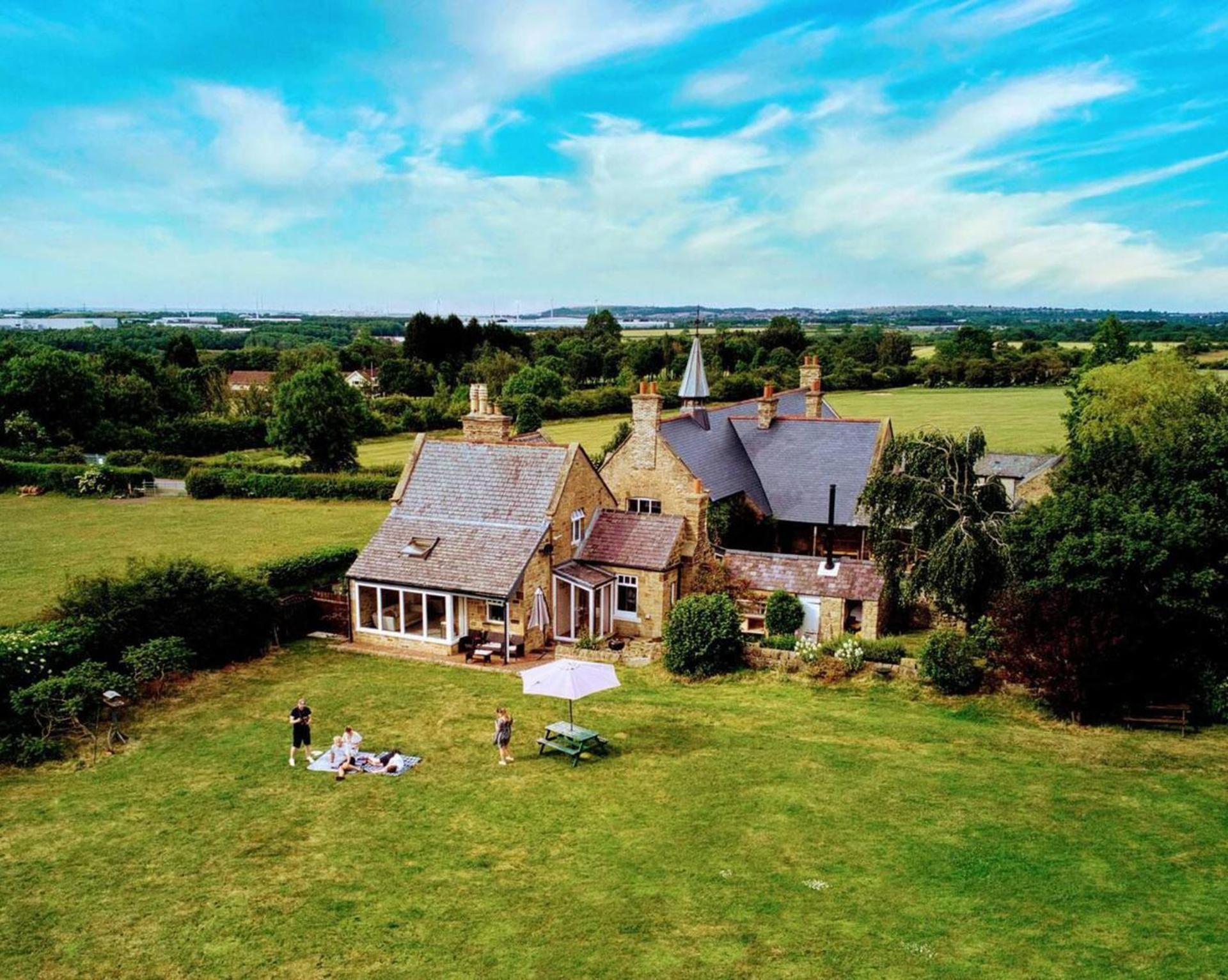 Unique Countryside Close To Sunderland Holiday home *